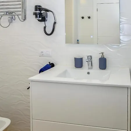 1 Bedroom Sea View In Center Of Marbella!