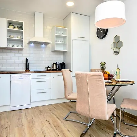 1 Bedroom Sea View In Center Of Marbella! *