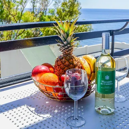 1 Bedroom Sea View In Center Of Marbella! Apartment *